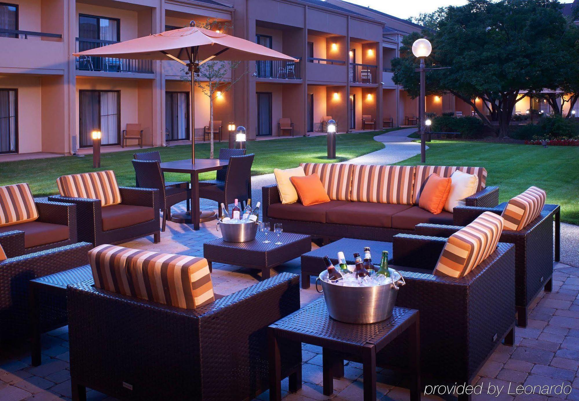 Готель Courtyard Chicago Arlington Heights/South Екстер'єр фото